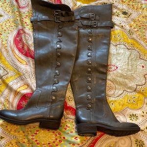 NWOT Sz 4 Leather Knee Boots with Button Details